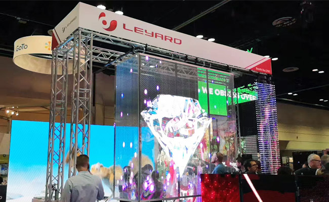 旋乐吧智慧新款透明屏闪耀2019InfoComm美国展